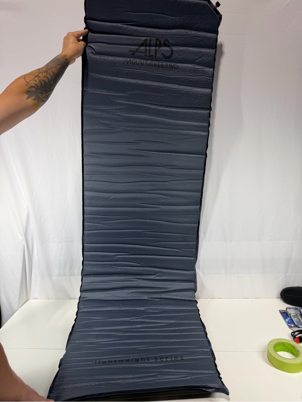 #280 Alps Mountaineering Lightweight Series Air Pad Self Inflating 20 x 72 in